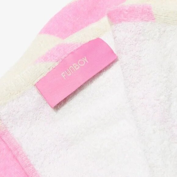 Brand new Poolside Leisure Club Beach Towel from FUNBOY - Picture 3 of 6